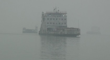 Ferry services on Paturia-Daulatdia, Aricha-Kazirhat resume after 11 hours