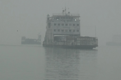Ferry services on Aricha-Kazirhat route resumes after 8.40hrs in Jamuna