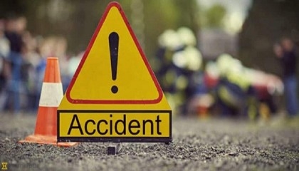4 killed as pickup van collides with auto-rickshaw in Bogura