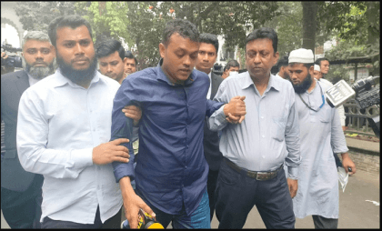 10 journalists, lawyers hurt as police charge batons at SC premises