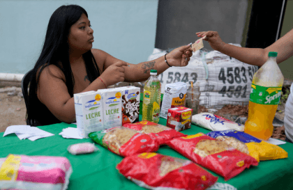 Argentines struggle to make ends meet amid 100% inflation