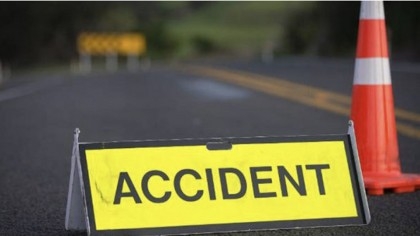 Cop dead, colleague hurt in Mongla road crash
