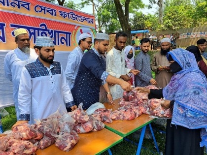 'Goriber Koshaikhana' sells beef at Tk10/kg to share the joy of Eid

