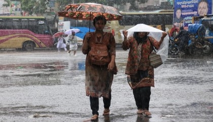 Rains disrupts work day in Dhaka, more showers likely