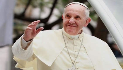 Pope to undergo hernia operation on Wednesday