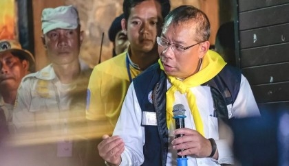 Thai cave rescue: Official hailed as hero of cave rescue dies