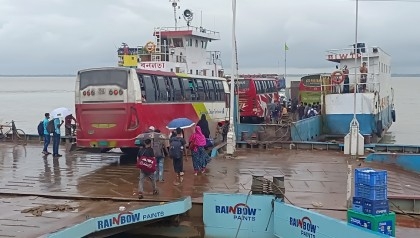 Eid holidaymakers enjoy smooth journey as pressure of vehicles low at Paturia ferry terminal