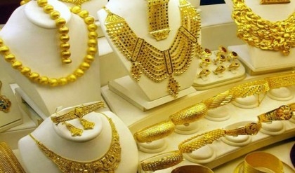 Gold price hits Tk 1 lakh per bhori


