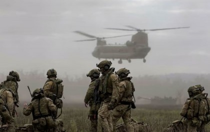 Chopper crash pauses Australia-US military exercise, four missing