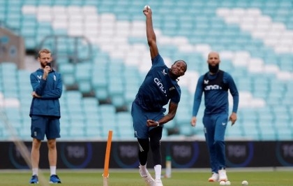 Archer attends England training to revive hopes of World Cup role