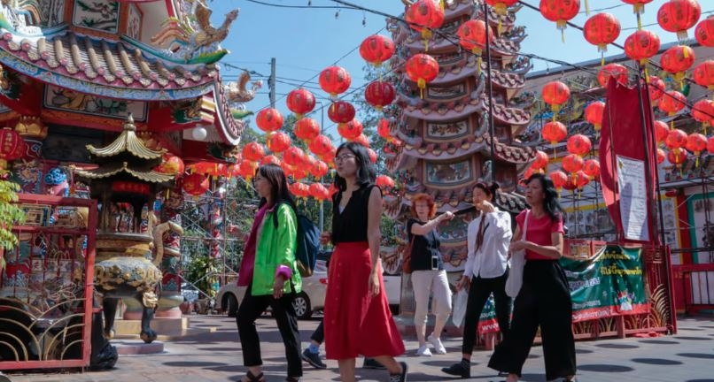 Thailand to offer Chinese tourists visa-free entry
