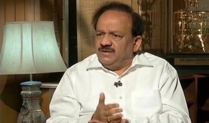 Harsh Vardhan, seen grinning when BJP MP was abusing in parliament, clarifies

