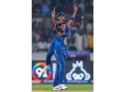 Mendis, Samarawickrama hit tons as Sri Lanka make 344-9 against Pakistan

