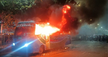 3 buses set on fire within 30 minutes in Dhaka