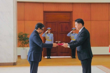 Bangladesh Ambassador Jashim Uddin presents credentials to the Mongolian President