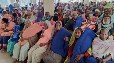 Bashundhara brings warmth to 500 cold-hit people in haor areas of Sunamganj