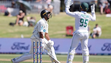 South Africa dismiss New Zealand for 511 in first Test