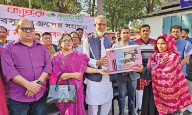 Bashundhara Shuvosangho distributes sewing machines to 15 women in Ranisankail