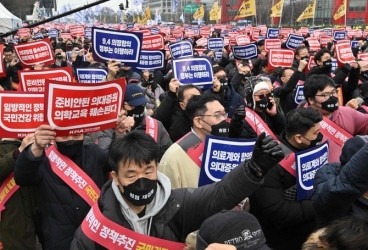 S Korea starts procedures to suspend licenses of 4,900 striking doctors