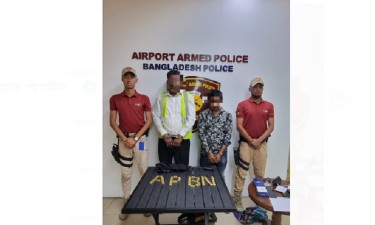 2 held with 40 pieces of gold bars worth Tk 5cr at Dhaka airport