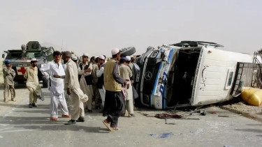 21 dead in bus collision with tanker in Afghanistan