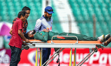 Jaker Ali taken to hospital after collision while fielding