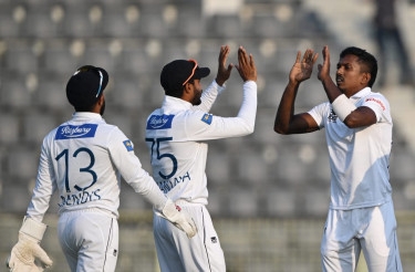 Rare feat for fast bowlers puts Sri Lanka on top in Sylhet Test