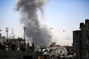 Israel hits Rafah despite US warning of arms supply halt