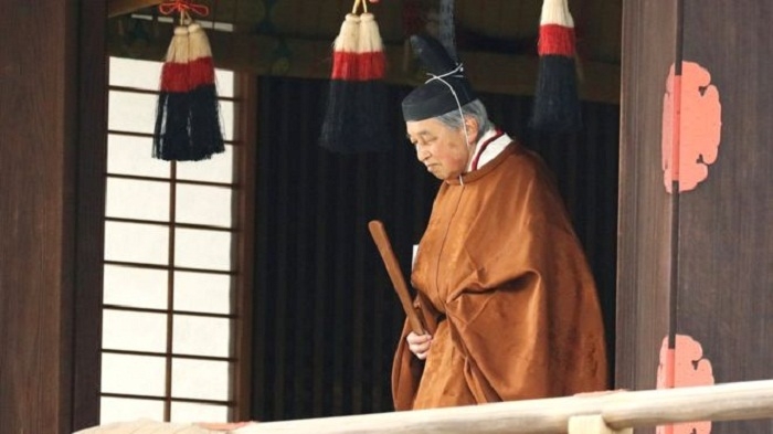 Japan's Emperor Akihito: Ten things you may not know - BBC News