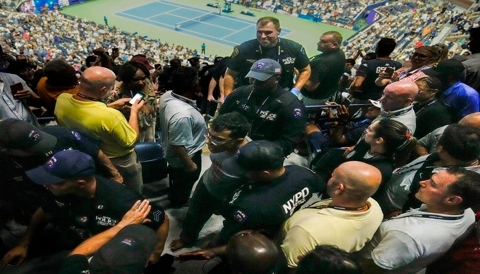 Environmental activist disrupts French Open semi-final