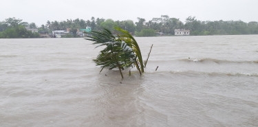 Cyclone Remal ravages Bagerhat; 10,000 families stranded