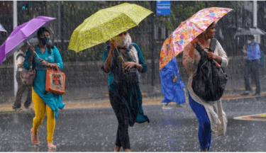 Monsoon hits India two days earlier than usual