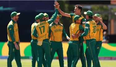 South Africa restrict Netherlands to 103 runs