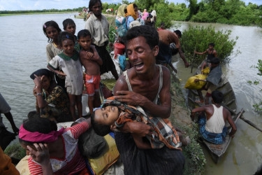 70,000 Rohingyas trapped in Myanmar town ahead of rebel attack