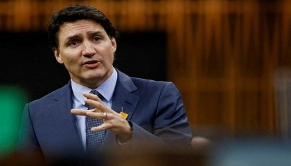 Trudeau slams Facebook for threatening to block Canadian news