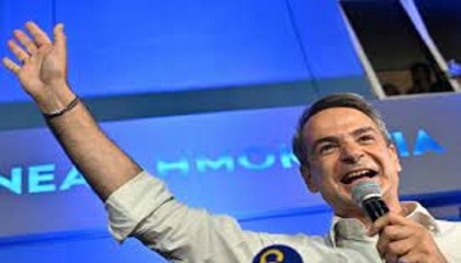 Mitsotakis back as Greek premier after election landslide