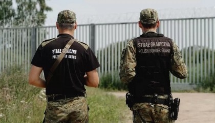 Ukraine war: Poland security patrols on high alert at Belarus border