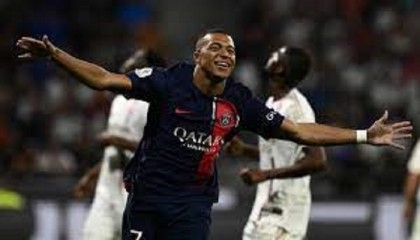 Mbappe scores twice as ruthless PSG hammer Lyon