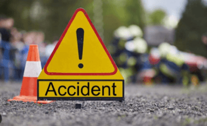 2 die as bus crashes into an autorickshaw in Pabna