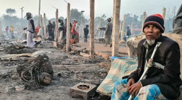 Thousands of Rohingya homeless after Bangladesh fire