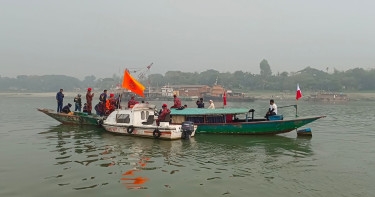 Ferry capsize in Padma: Divers start salvage operation