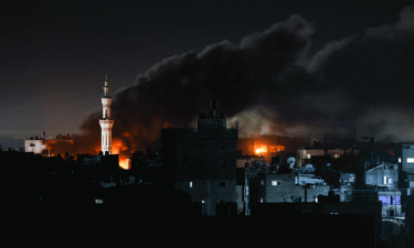 ‘Around 100’ killed in Israeli strikes in Rafah
