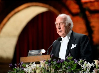Nobel-winning 'God particle' physicist Higgs dies aged 94