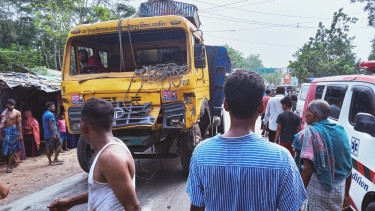 Trucker, helper held over deadly Jhalakathi road crash