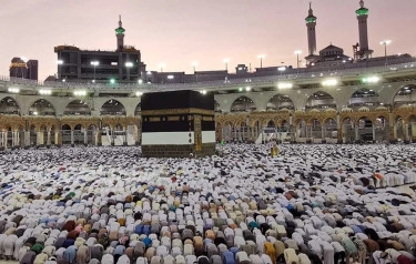 Govt reduces hajj package costs: Minister