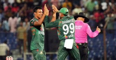 Bangladesh bowlers restrict Zimbabwe to 124