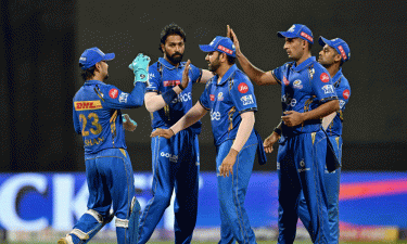 Pandya's Mumbai Indians first to exit IPL play-off race